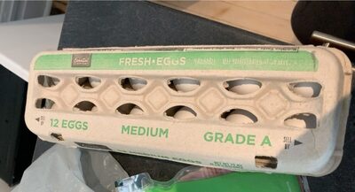 Essential Everyday Medium White Eggs 1DZ