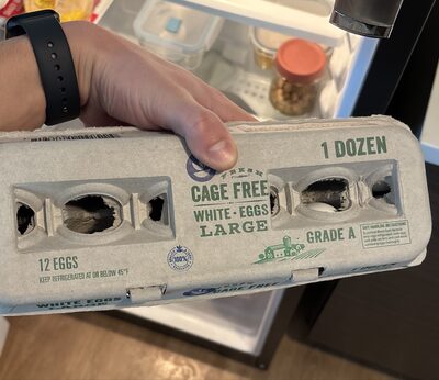 Stop & Shop Cage Free Large White Eggs 1 dz