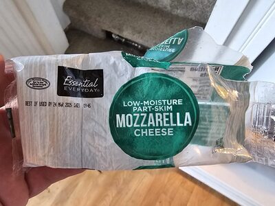 Essential Everyday Mozzarella 8oz