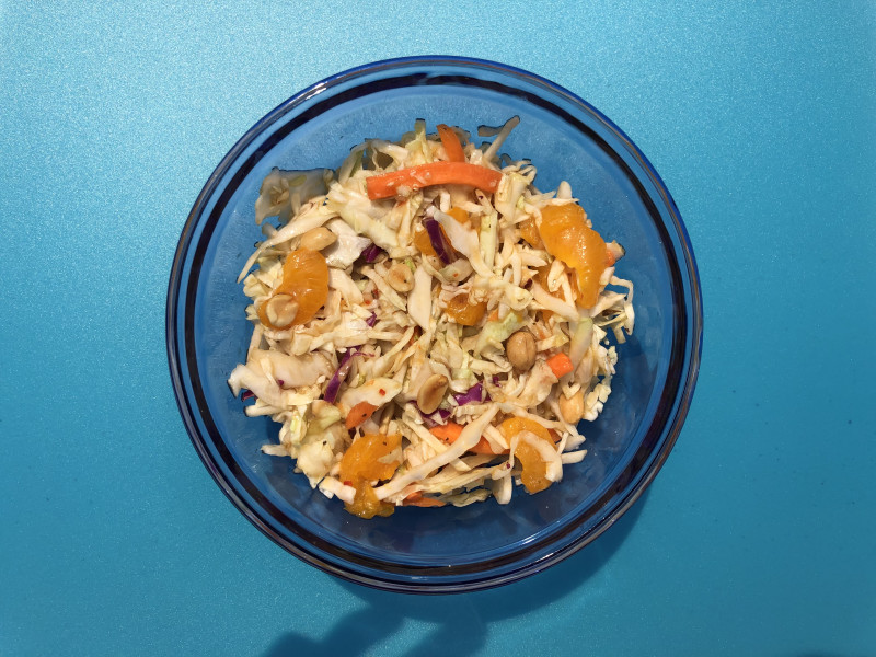 Ensalada de Repollo con Cítricos y Sabor Picante
