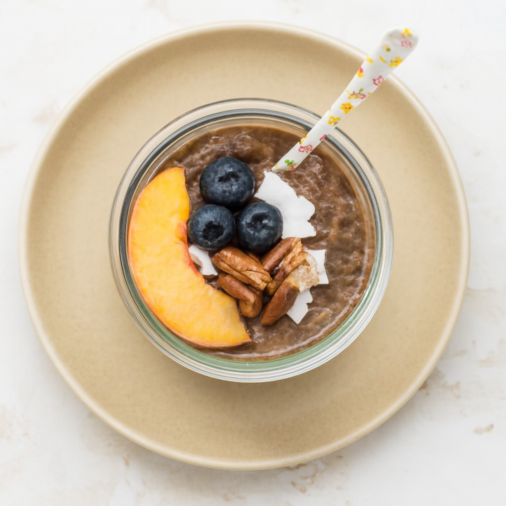 Pudín de Desayuno de Quinua y Chía con Chocolate para Preparar la Noche Anterior