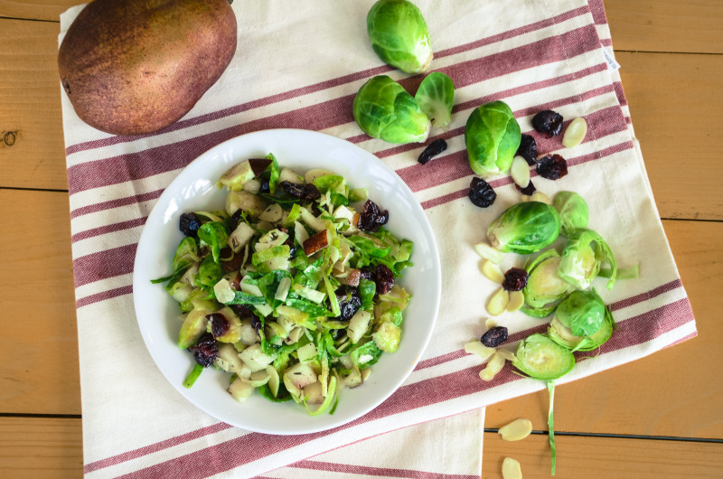 La Ensalada Perfecta de Pera y Coles de Bruselas