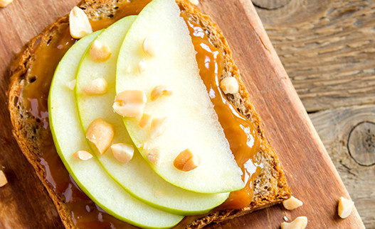 Sándwich de Mantequilla de Cacahuete y Fruta