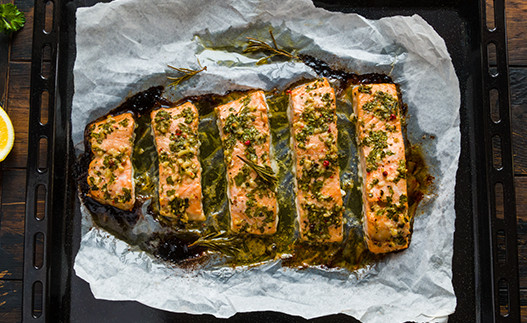 Salmón al Horno con Hierbas y Limón