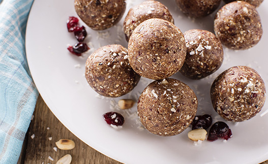 Bolitas de Almendra, Pasas y Canela