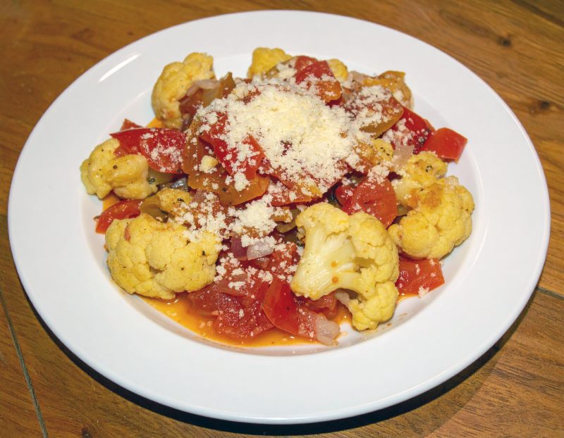 Coliflor Guisada con Tomates y Cebollas