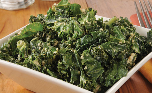 Ensalada de Kale con Aderezo de Yogur
